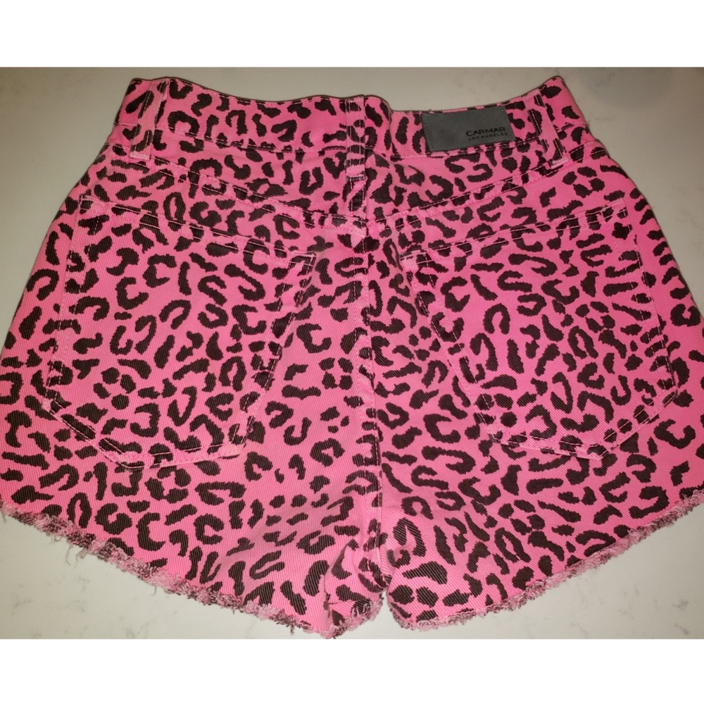 Shorts - Picture 2 of 4